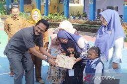 Ketua DPRD berharap Kartu Kobar Cerdas tingkatkan layanan pendidikan