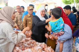 Khofifah tegaskan komitmen jaga daya beli melalui pasar murah