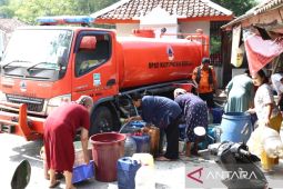 Tirta Bhagasasi pasok 20.000 liter air untuk warga terdampak kekeringan