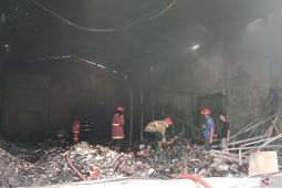 16 armada damkar diturunkan tangani kebakaran di Taman Tekno Tangsel