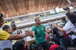 Persebaya perkenalkan 36 pemain