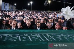 Prosesi pemakaman Khamenei berlanjut di Irak, jenazah tiba di Najaf