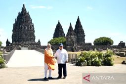 Prabowo dan Modi naik helikopter kepresidenan lihat Candi Prambanan dari ketinggian