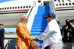 Prabowo lepas kepulangan PM Modi di Bandara YIA Yogyakarta