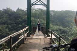 Jembatan Gantung Rawayan Tarumanagara yang ekstrem namun eksotik di Bogor