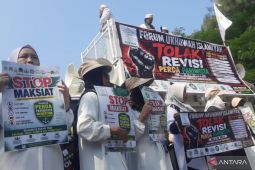 Ormas Islam Bekasi unjuk rasa tolak revisi perda soal hiburan malam