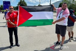 Bendera Palestina berkibar di Stadion Boston