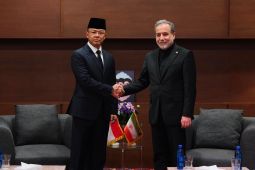 Sugiono bertemu Menlu Iran, tegaskan damai lewat diplomasi