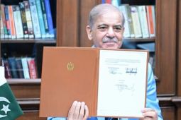 PM Pakistan desak AS dan Iran patuhi kesepakatan damai