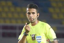 Thoriq Alkatiri wasit berlisensi FIFA pimpin pertandingan Final Bupati HST Cup 2026