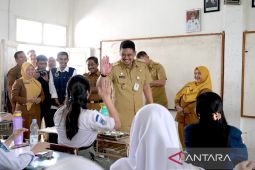 Gubernur Sumut tegaskan komite sekolah jangan jadi beban peserta didik