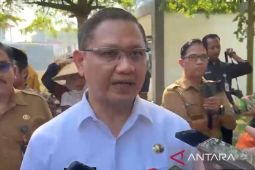 Dindik Jatim beri 42 ribu seragam gratis bagi pelajar tak mampu