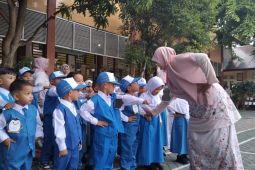 Wali Kota Banda Aceh ajak ayah antar anak sekolah