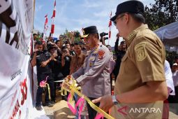 Kapolda Babel resmikan rumah hasil bedah rumah bagi korban kebakaran di Bangka Barat