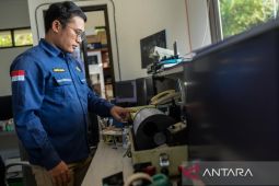 Masyarakat Banten diminta tak panik soal status Gunung Anak Krakatau