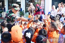 Danlanud Sjamsudin Noor ingatkan peran ayah cegah dampak negatif fatherless