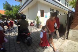 BKKBN: Gerakan ayah antar anak sekolah sesuai peran pria di Bali
