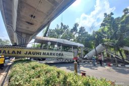 JPO Tendean ditabrak truk, DKI rugi miliaran rupiah