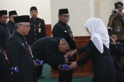 Khofifah rotasi enam pejabat pimpinan tinggi pratama Pemprov Jatim