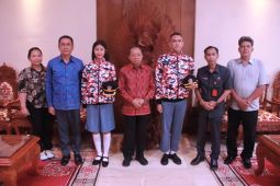 Gubernur Koster fasilitasi keluarga siswa lolos paskibraka nasional