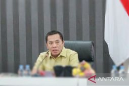 Bupati Karawang ajak para ayah antar anaknya pada hari pertama masuk sekolah