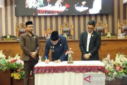 Bupati Tanah Bumbu dengar pemandangan fraksi DPRD terhadap LPJ 2025