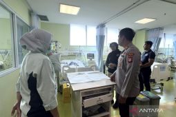 Polres Metro Bekasi dampingi anak korban kekerasan yang dirawat di RSUD Koja