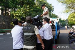 Motor ASN Pemkot Jaksel diderek karena langgar aturan Rabu wajib naik transportasi