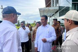 Mentan serahkan Rp1 miliar untuk perbaikan masjid di Bener Meriah Aceh