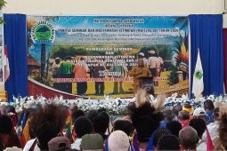 Pemkab Jayawijaya serahkan bantuan sosial Rp150 juta kepada Ikswal