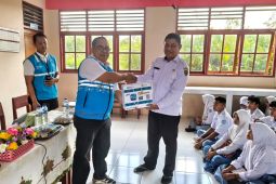 PLN UP3 Ambon edukasi kelistrikan melalui program Baronda Sekolah