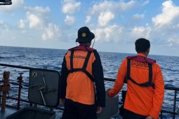 Kapal tenggelam di Selayar, Basarnas cari 24 penumpang hilang