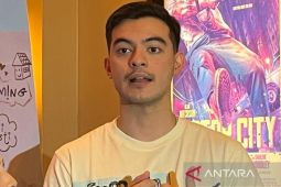 Ciccio Manassero rela cukur habis rambut demi film "Rumah Singgah"