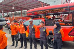 Tim SAR kerahkan 11 personel cari pemancing yang dilaporkan hilang di Waduk Saguling