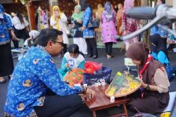 Pemkot Madiun wadahi kreativitas anak lewati lomba lukis media anyaman
