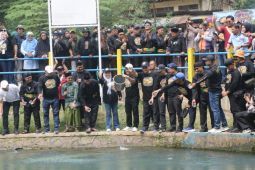 Festival Ciomas tebar 20 ribu ikan untuk rawat Sungai Cibanten