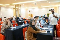 Dinkes P2KB Gorontalo beri penguatan layanan persalinan di puskesmas