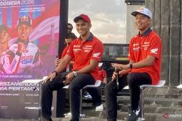 Veda Ega-Mario Suryo berbagi pengalaman unik saat tinggal di Eropa