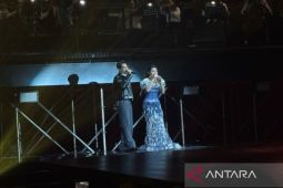 Krisdayanti hadir di konser 18 tahun karier Afgan