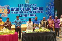 Wabup Jimmy Kapissa minta peringatan ke-108 Biak Numfor jadi motivasi tersendiri lakukan pelayanan