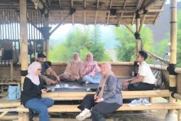 PNJ beri edukasi Desa Wisata Rancakalong Jabar dengan Pariwisata berbasis QR Code