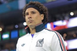 Kiper legendaris Guillermo Ochoa pensiun