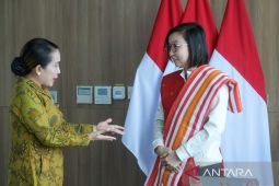 Wamenekraf: Tenun berpotensi dorong pertumbuhan ekonomi kreatif daerah