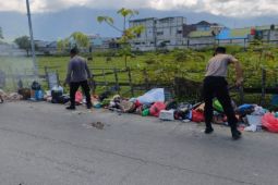 Pemkab Jayapura minta warga membuang sampah tepat waktu