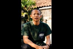 Yatim piatu asal Ciamis lulus tes masuk TNI berkat tiang pull up buatan ayah