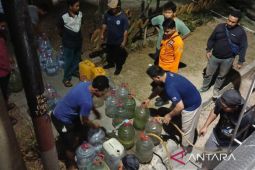 Pemkab Bogor telah salurkan 500 ribu liter air bersih ke wilayah terdampak kekeringan