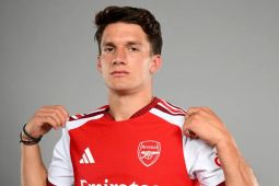 Arsenal merampungkan transfer Christos Tzolis