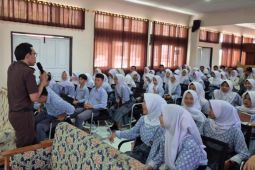 Kejari Garut edukasi pelajar soal hukum melalui program Jaksa Masuk Sekolah