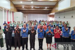 Dekranasda Kota Sorong kembangkan usaha tenun 55 perajin OAP