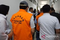 Polda Jambi limpahkan tiga tersangka korupsi DAK pendidika ke Kejati